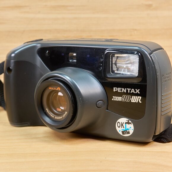 Pentax Zoom 90-WR Point and Shoot 35mm Film Camera - Picture 2 of 7